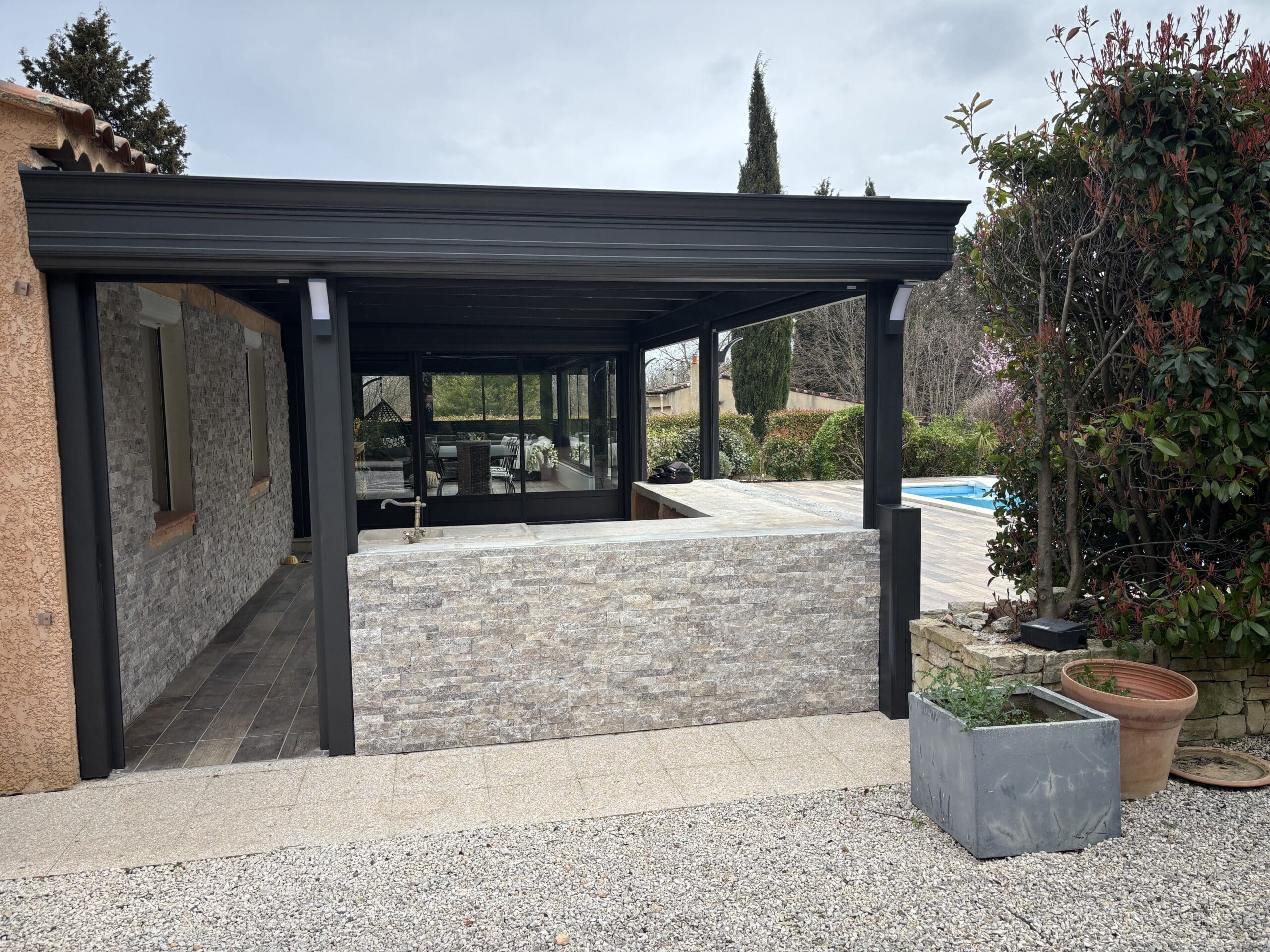 Pose d’une pergola à La Roquebrussanne