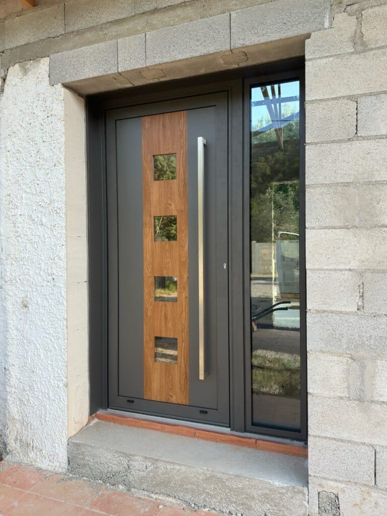 Pose d’une porte d’entrée à Mazaugues